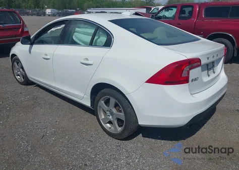 2012 Volvo S60 T5 из США, поврежденный, VIN YV1622FS5C2119061